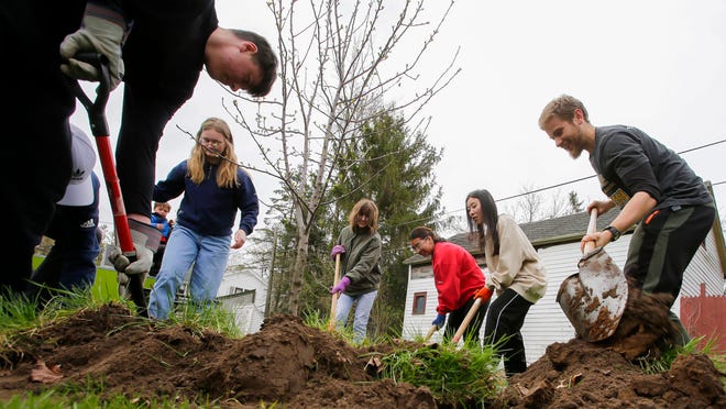 Sheboygan North High School students marked Earth Day with tree sale