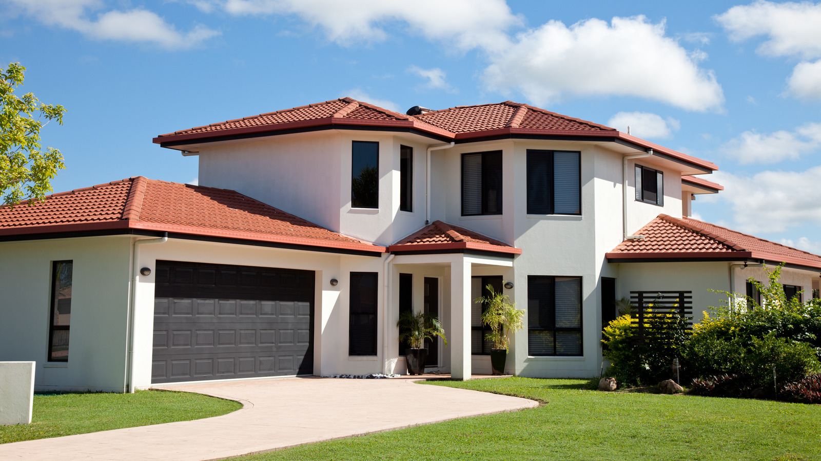 What Is A Hip Roof And Is It The Right Roofing Style For Your Home?